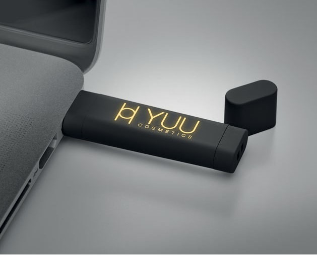usb con incisione laser luminosa