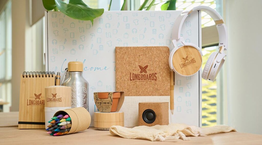 welcome kit con gadget in legno e sughero