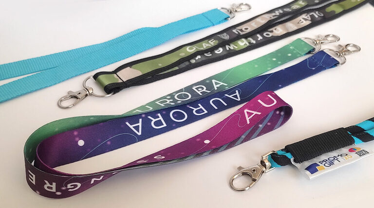 primo piano su lanyards personalizzati in sublimazione