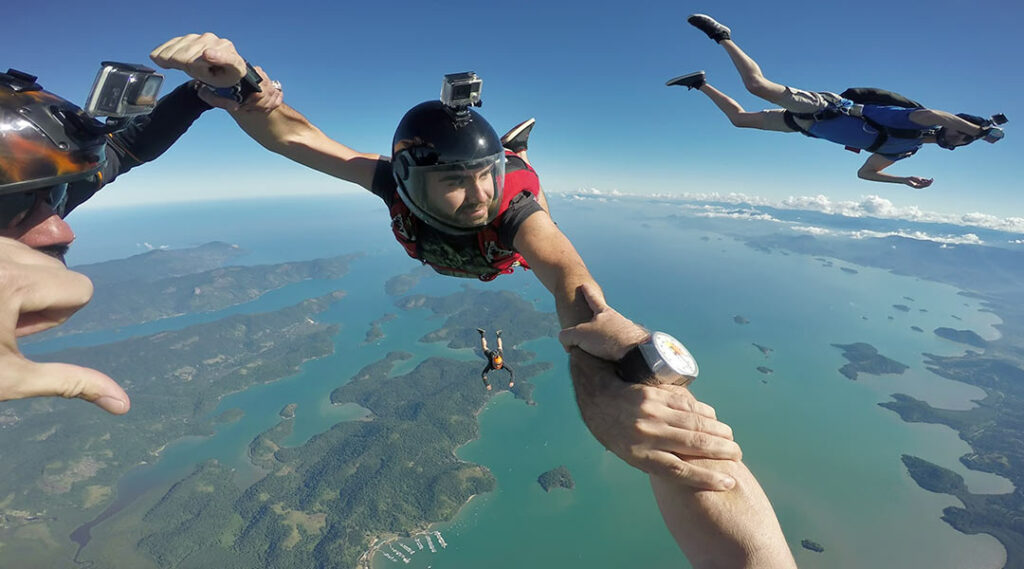 due action cameraman in aria con GoPro per una strategia di video marketing