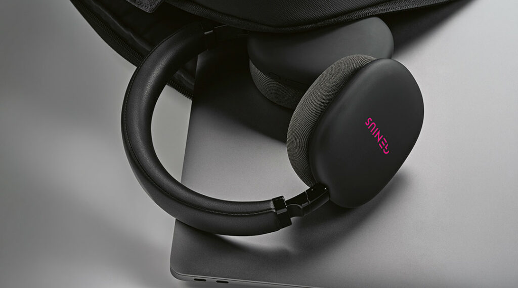 Cuffie nere personalizzate