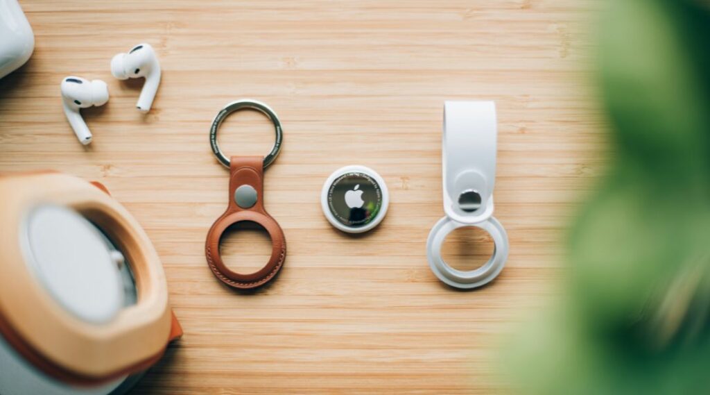 Due portachiavi con localizzatore Apple rimovibile