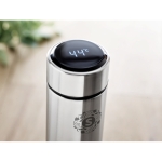 Thermos personalizzati con termometro touch a LED sul tappo 450ml Touch color argento opaco vista ambiente principale
