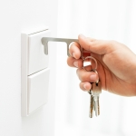Portachiavi anticontatto promozionale in acciaio inox con anello Key color argento