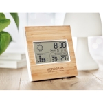 Stazione meteo ecologica con orologio temperatura e calendario Bamboo color legno vista ambiente principale