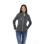 Giacchetto softshell da donna in poliestere 250g/m² Elevate Essentials color grigio scuro immagine stile di vita 2