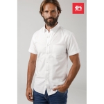 Camicie maniche corte da uomo in cotone oxford 130g/m² THC London WH color bianco vista ambiente