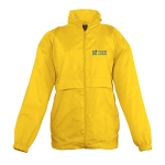 Giacca a vento bambini richiudibile con cappuccio 210 g/m² SOL'S Surf color oro vista area di stampa