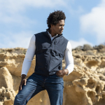 Gilet softshell impermeabile antivento Rpet 300 g/m² MKT Jandro vista ambiente