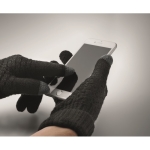 Guanti invernali personalizzati ecologici RPET con 2 dita touch Winter color nero terza vista fotografica