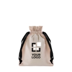 Sacchetto regalo con chiusura a coulisse 140 g/m2 Cover Small color nero vista area di stampa