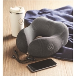 Cuscino da viaggio in tessuto cationico con sacchetto Confort color grigio scuro vista ambiente principale