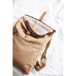 Zaino personalizzato riciclato tasche imbottite e porta pc EcoStylish color marrone chiaro vista ambiente 3