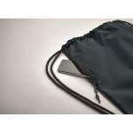 Zainetto a sacca in poliestere 300D RPET con piccola tasca laterale quarta vista fotografica
