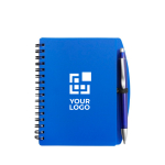 Block notes A6 con spirale pagine a righe e penna a inchiostro blu color blu vista area di stampa
