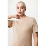 Tshirt 100% cotone misto riciclato e organico 180 g/m² Iqoniq Manuel color marrone chiaro quinta vista con modello