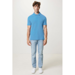Polo piqué vestibilità regular in eco cotone 220 g/m² Iqoniq Yosemite color azzurro ciano terza vista con modello