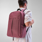 Zaino da 22 litri in nylon riciclato con cerniere impermeabili 15,6” color bordò seconda vista ambiente