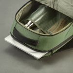 Zaino impermeabile in nylon riciclato con tasca per portatile da 15,6'' color verde militare quarta vista dettaglio