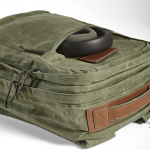 Zaino da 27l con tasca per pc in cotone riciclato cerato da 230g/m² color verde militare seconda vista dettaglio