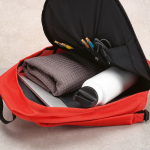 Zaino da 23 litri in rPET con finitura ripstop e tasca per pc da 15,6'' color rosso terza vista dettaglio