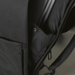 Zaino urbano in plastica riciclata con fascia per trolley 17” color nero terza vista dettaglio