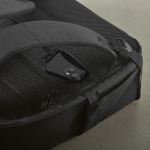 Zaino urbano in plastica riciclata con fascia per trolley 17” color nero quinta vista dettaglio
