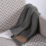 Coperta in lana e plastica riciclata con patch personalizzata 270 g/m2 color grigio scuro vista ambiente