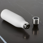Borraccia in acciaio inox riciclato con tappo a luce ultravioletta 520ml color bianco vista ambiente