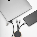 Cavo di ricarica 5 in 1 in bambù e plastica ecosostenibile con ricarica wireless 1m color nero vista ambiente