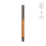 Penna a sfera in sughero e acciaio inox riciclato con scrittura fluida, inchiostro blu color argento brillante