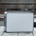 Altoparlante wireless in plastica riciclata con portata di 15 m e 80W color argento terza vista ambiente