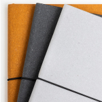 Taccuino A5 in pelle riciclata elastico orizzontale pagine puntinate