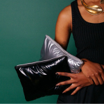 Pochette promozionale imbottita in poliestere metallizzato da 150 g/m² color nero terza vista