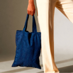 Shopper dai manici lunghi in velluto a coste di poliestere 240 gr/m² color blu mare vista dettaglio