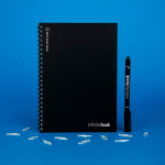 Block notes A5 15 pagine neutre riutilizzabili e copertina flessibile color nero vista ambiente