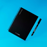 Quaderno InfiniteBook A5 con copertina rigida prodotto in Europa, inchiostro nero color nero vista ambiente