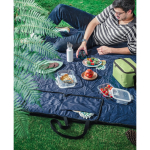 Coperta da picnic pieghevole in poliestere che si trasforma in Shopper vista ambiente
