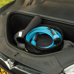 Borsa portacavi adatta a tutti i cavi di ricarica EV in PET riciclato color nero vista ambiente 3