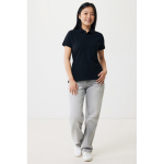 Polo piqué in cotone riciclato donna casual fit M da 220 g/m2 Iqoniq color nero vista con modello