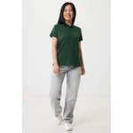 Polo piqué in cotone riciclato donna casual fit M da 220 g/m2 Iqoniq color verde bosco vista con modello
