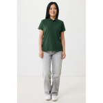Polo piqué in cotone riciclato donna casual fit M da 220 g/m2 Iqoniq color verde bosco seconda vista con modello