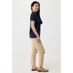 Polo piqué in cotone riciclato donna casual fit M da 220 g/m2 Iqoniq color blu mare seconda vista con modello