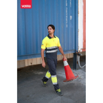 Polo bicolore da lavoro microforata in poliestere 160g/m2 Velilla vista ambiente