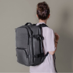 Zaino in poliestere RPET con scomparti multipli e vano scarpe color grigio vista dettaglio 3