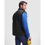 Gilet lavoro in poliestere e cotone colletto 200g/m2 Roly Almanzor color rosso quinta vista d'uso