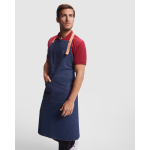 Grembiule da lavoro lungo in cotone 250 g/m2 Roly Batali color blu alice quarta vista d'uso