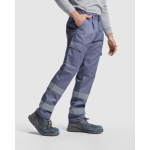 Pantaloni da lavoro lunghi alta visibilità 240 g/m2 Roly Daily HV color grigio topo terza vista d'uso