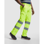 Pantaloni da lavoro ad alta visibilità 235 g/m2 Roly Alfa color giallo fluorescente terza vista d'uso