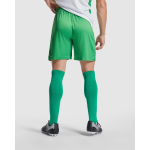 Pantaloncini sportivi in poliestere 140 g/m2 Roly Direct Dortmund color verde quarta vista d'uso
